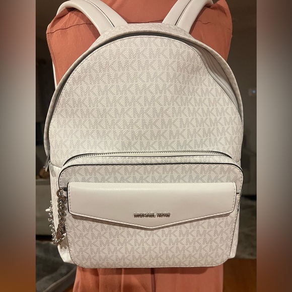 NWOT Michael kors 2 in 1 back pack with detachable card case! - Picture 12 of 12